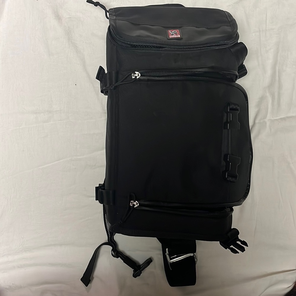 Chrome Ind. Niko camera sling backpack